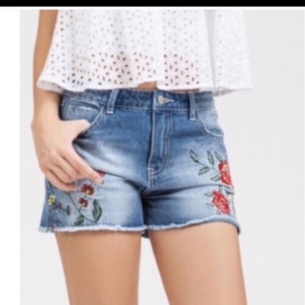 ⭐️💥SM LAST ONE Denim Embroidered Shorts